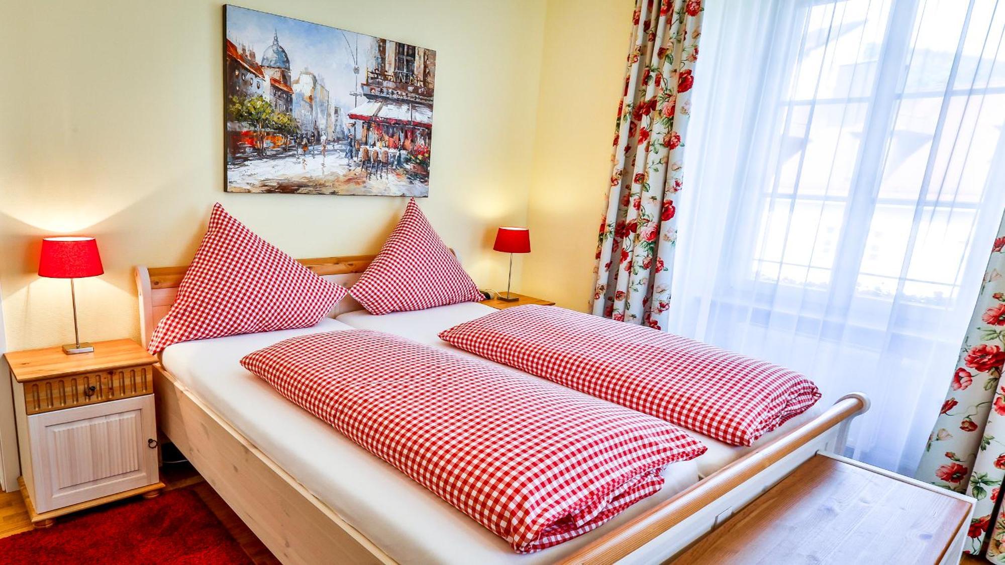 Hotel Zum Goldenen Loewen Baden-Baden Rum bild