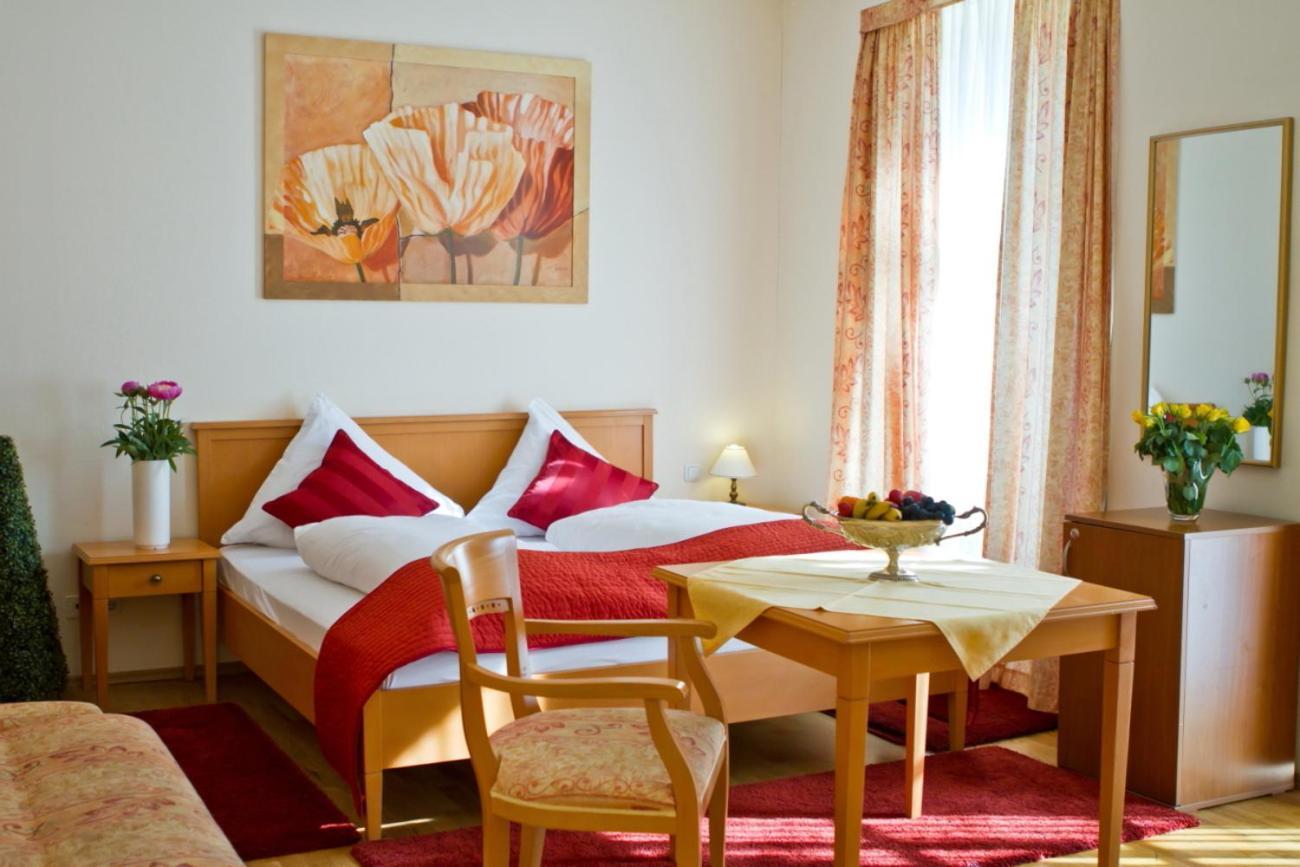Hotel Zum Goldenen Loewen Baden-Baden Exteriör bild