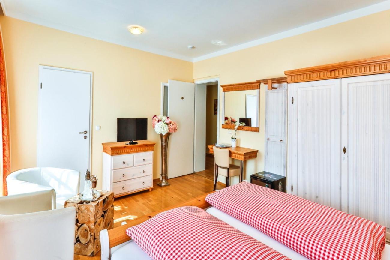 Hotel Zum Goldenen Loewen Baden-Baden Exteriör bild