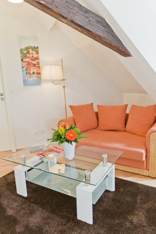 Hotel Zum Goldenen Loewen Baden-Baden Rum bild